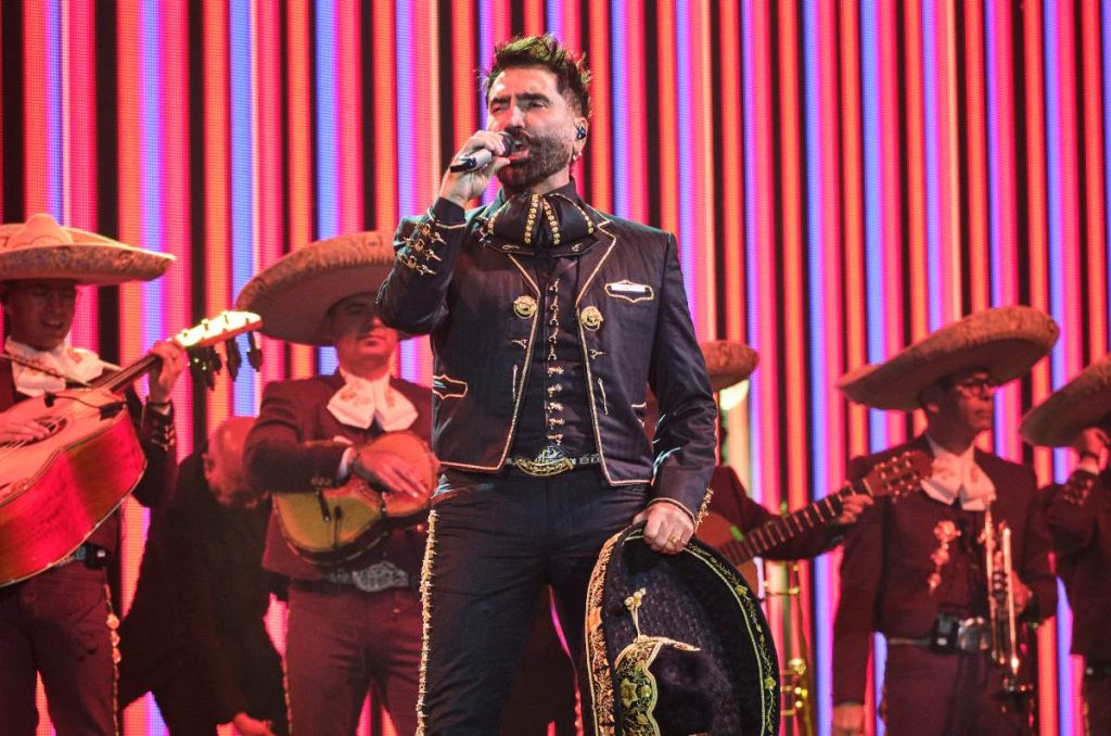 “De Rey a Rey”: Alejandro Fernández honra a su padre en el Estadio GNP