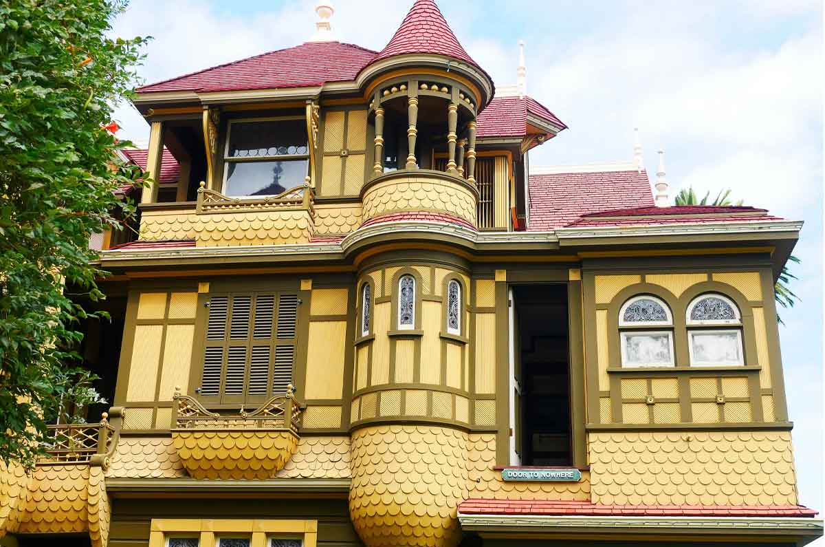 La Mansión Winchester: el laberinto encantado donde el miedo nunca duerme