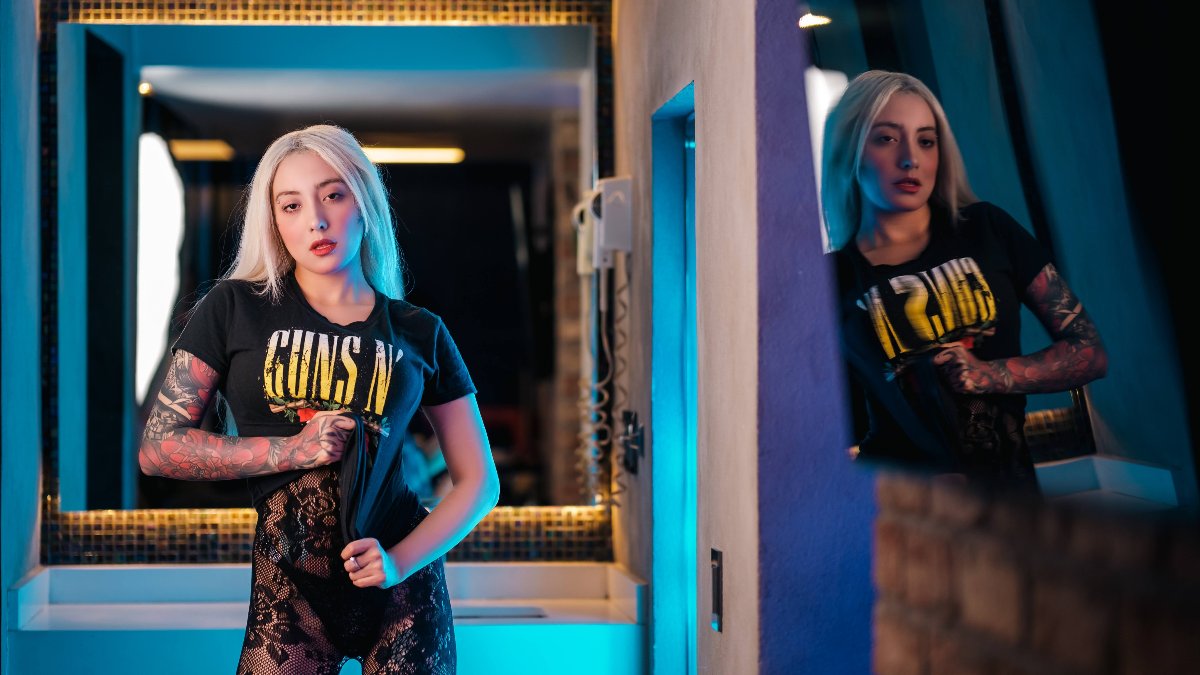 Modelo: Kourtney K. Manson
@kourtney_k_manson
Foto: Román Gómez
@playadura
Locación: Motel Rock n' Pop
@motelrocknpop