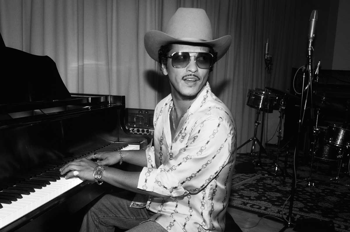 Bruno Mars regresa con The Romantic