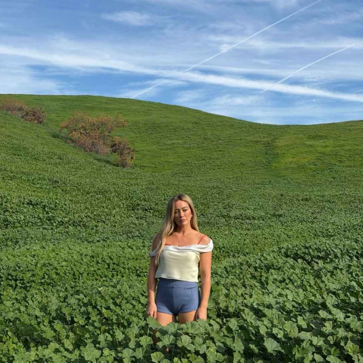 Hilary Duff estrena el single “Roommates” de su nuevo álbum 2