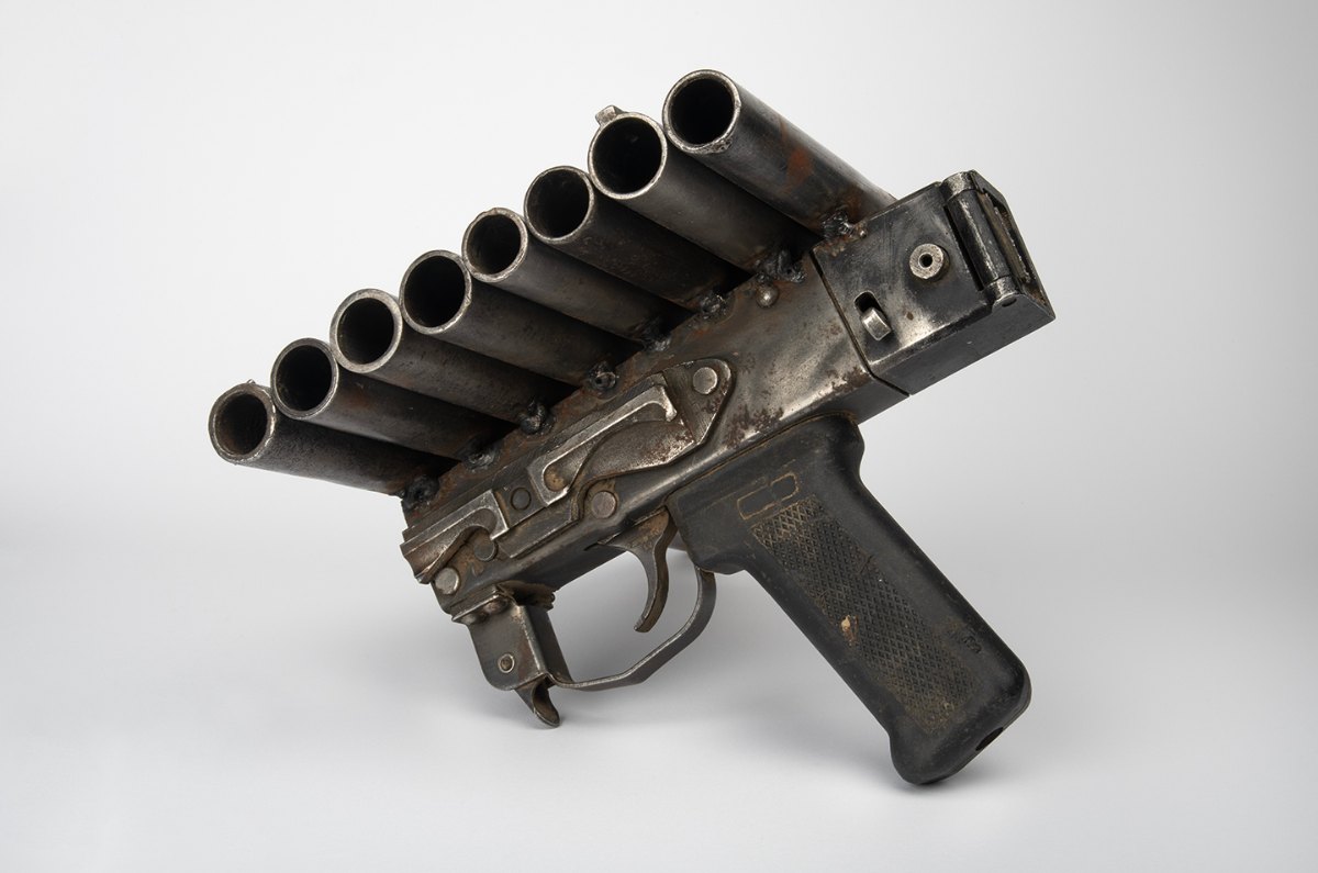 DISARM: Pedro Reyes convierte armas en instrumentos musicales