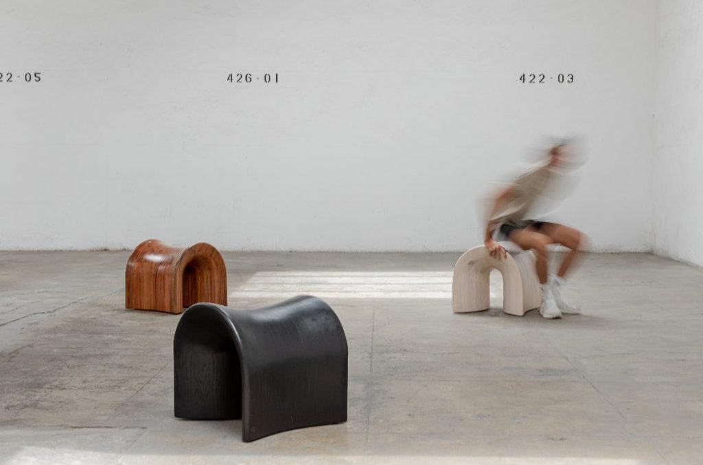 Furlong es una exposición colectiva inspirada por el Año del Caballo