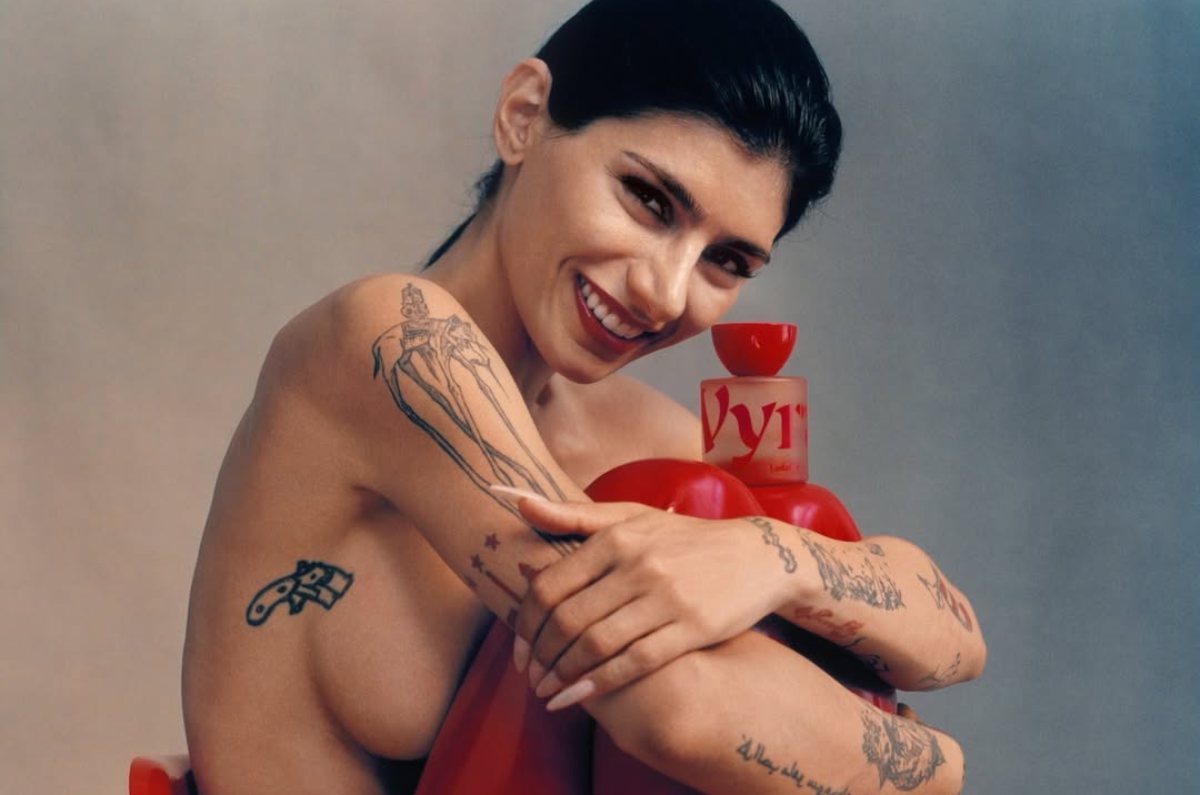 Así nos mostró Mia Khalifa el aroma de la tentación de Ludatrix