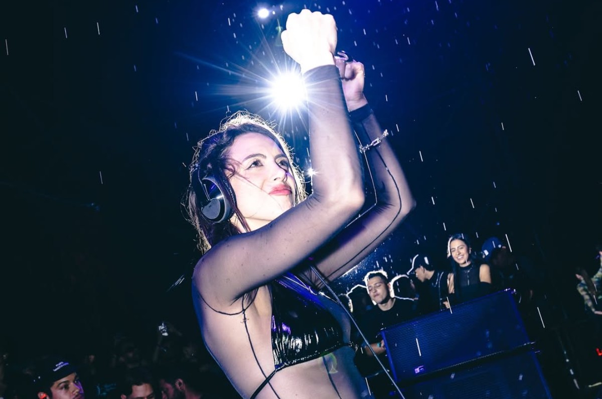 Sara Landry llega al Pepsi Center en CDMX