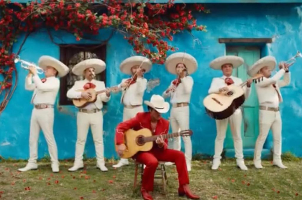 Bruno Mars estrena su álbum The Romantic